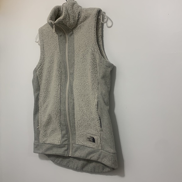 The North Face Furry Fleece Vest - Picture 7 of 10